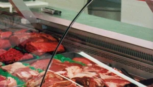 Śmierć w hipermarkecie: Klient zakrztusił się mięsem