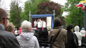 Setki wiernych oglądały transmisję beatyfikacji