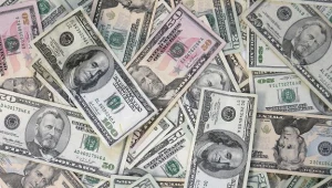 Emeryt znalazł na ulicy torbę z 650 tys. zł