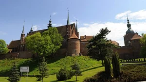 Archikatedra we Fromborku położona jest na Wzgórzu Katedralnym nad Zalewem Wiślanym/fot. B. Krupa