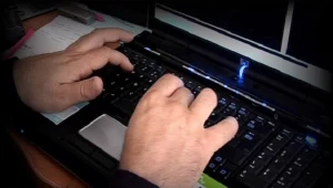 Molestował dziewczynki przez internet