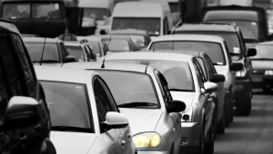 W 2010 r. kierowcy dużych miast stracili 4,2 mld rocznie na staniu w korkach.