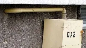 Pracownik firmy instalacyjno-gazowniczej doprowadził do pożar w bloku