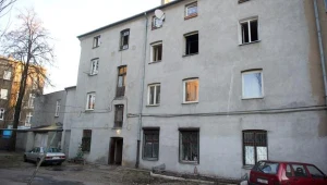 Budynek przy ulicy Wojska Polskiego w Łodzi, w którym doszło do pożaru/fot. Grzegorz Michałowski