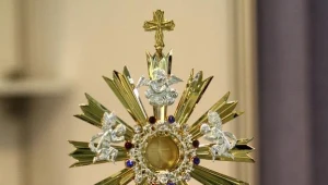 Podejrzany miał ugryźć hostię i włożyć z powrotem do monstrancji /fot. T. Rytych