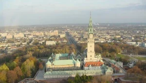 Paralotnią do miejsc kultu