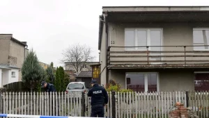 Policja na miejscu podwójnego zabójstwa w Rogoźnie /fot. Jakub Kaczmarczyk