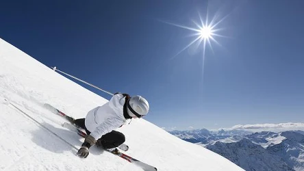 ​Tłok i brak śniegu na polskich stokach? 20 km od granicy są świetne warunki i jeszcze dopłacają za pobyt