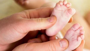 Zarzuty dla kobiety, która pijana urodziła dziecko