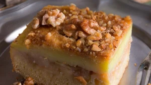 Puszyste ciasto budyniowe, idealne do kawy. Zrobisz je w 30 minut 