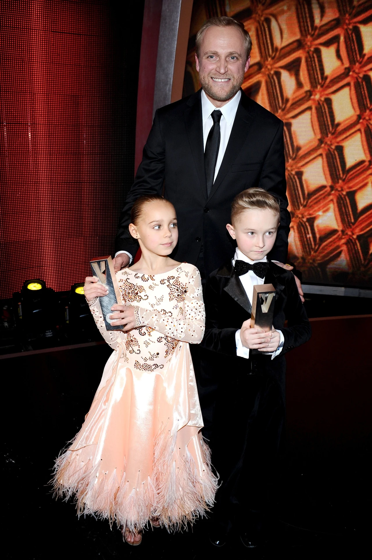 Piotr Adamczyk z dziećmi Piotr Adamczyk z dziećmi