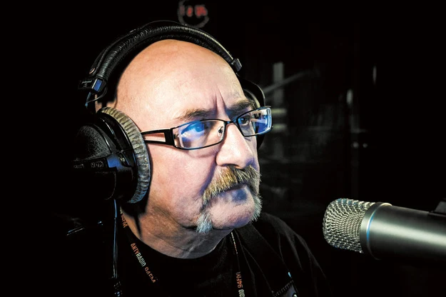 Krzysztof w radiu prowadzi audycję dla takich jak on.
