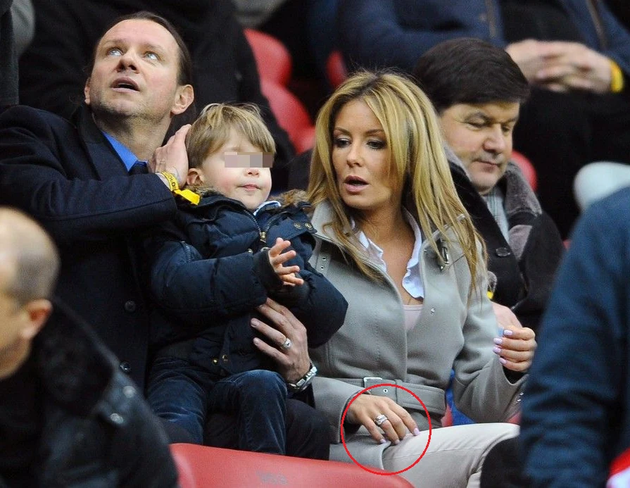 To zaręczynowy pierścionek?