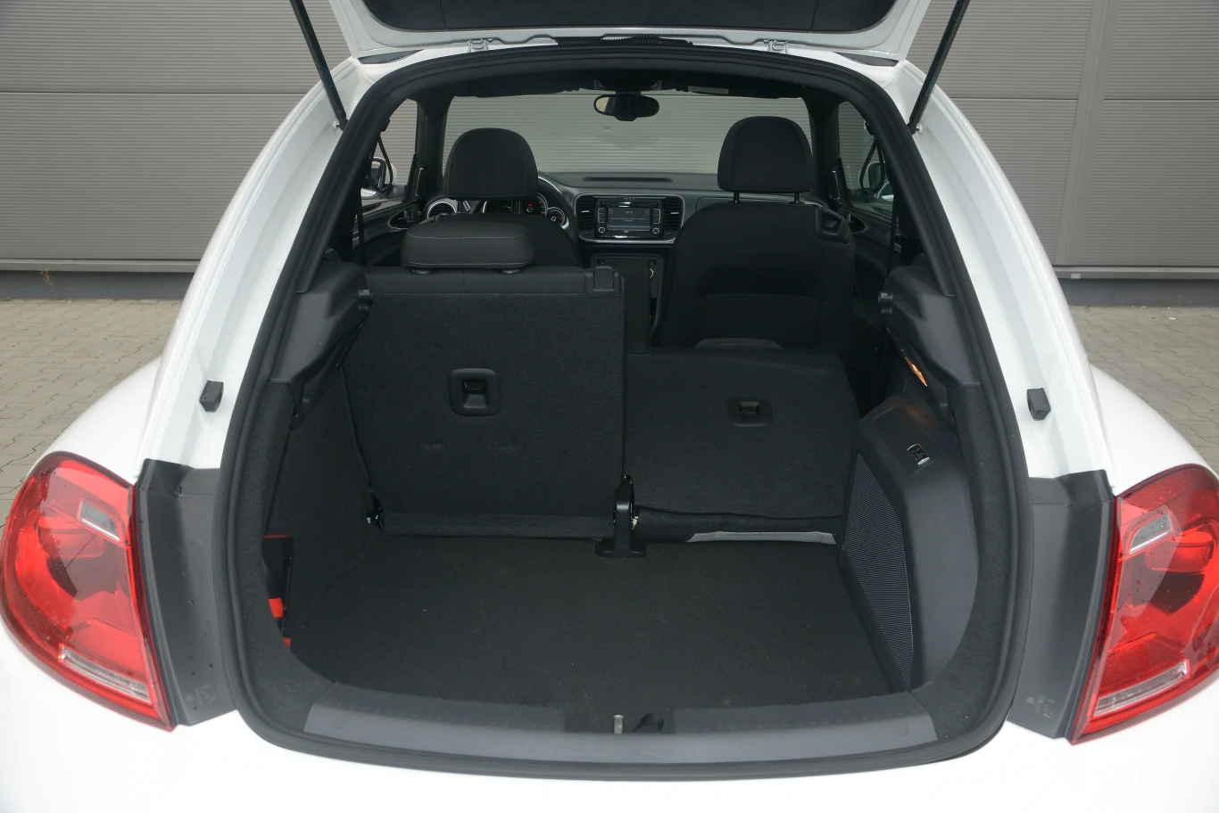Volkswagen Beetle 1.4 TSI Sport R-Line Volkswagen Beetle 1.4 TSI Sport R-Line