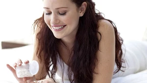 Magnez zawarty jest w wielu produktach żywnościowych, ale można go tez przyjmować w postaci tabletek