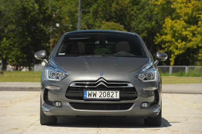 Citroen DS5 2.0 HDI Sport Chic Citroen DS5 2.0 HDI Sport Chic