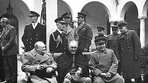 Winston Churchill, Franklin D. Roosevelt i Józef Stalin na konferencji w Jałcie, luty 1945. Za zgodą Zachodu Polska znalazła się w strefie wspływów Związku Radzieckiego 
