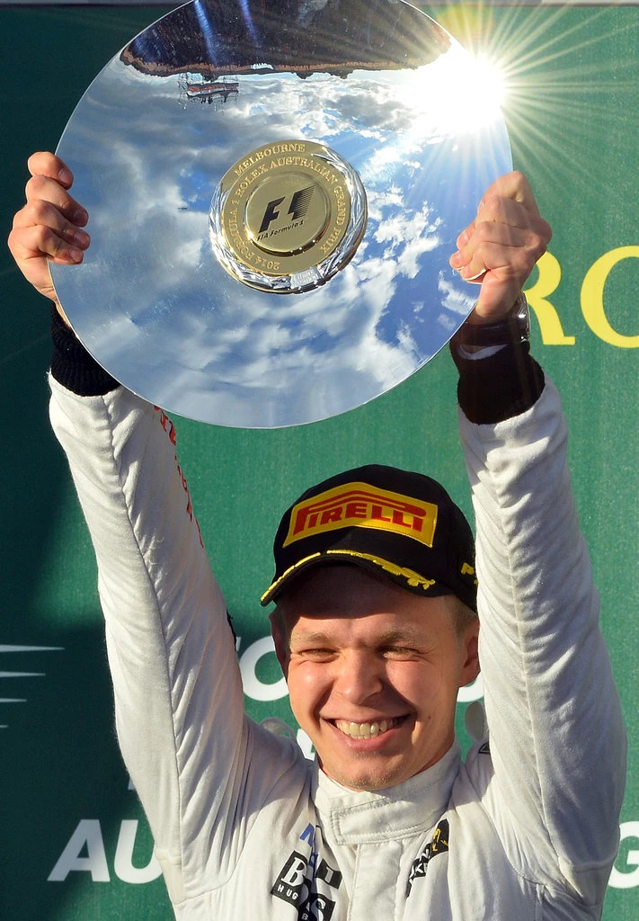 Kevin  Magnussen  na podium w Australii