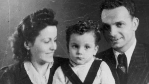 Rudolf i Margarita z synkiem Edim w dniu ślubu - fotografia wykonana przez Wilhelma Brassego w Auschwitz 