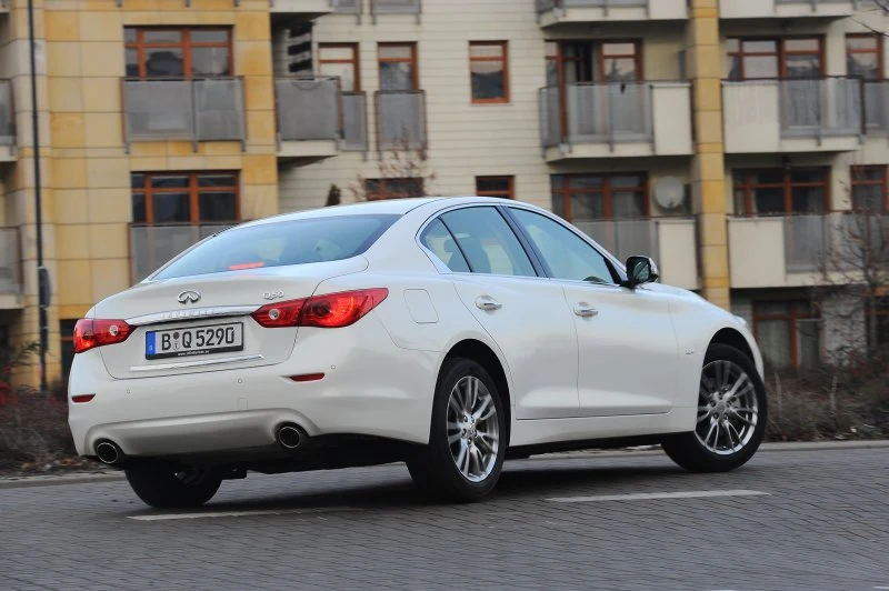 Infiniti Q50 2.2d 7AT