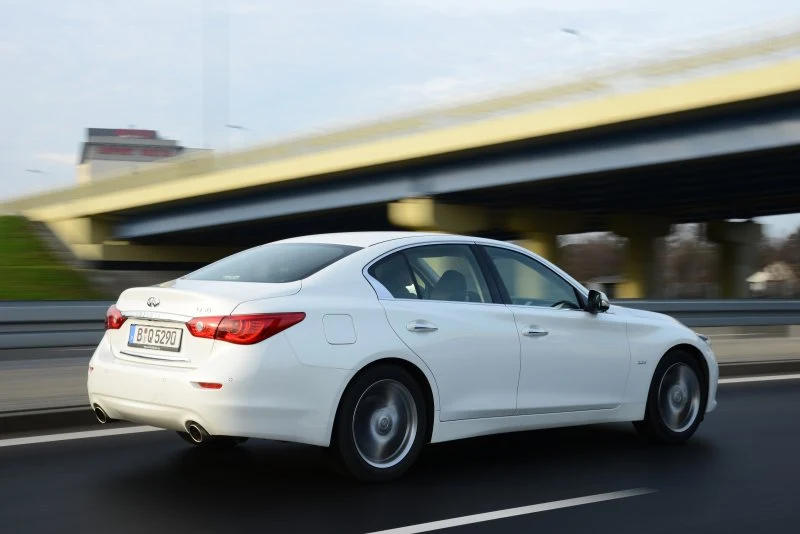 Infiniti Q50 2.2d 7AT