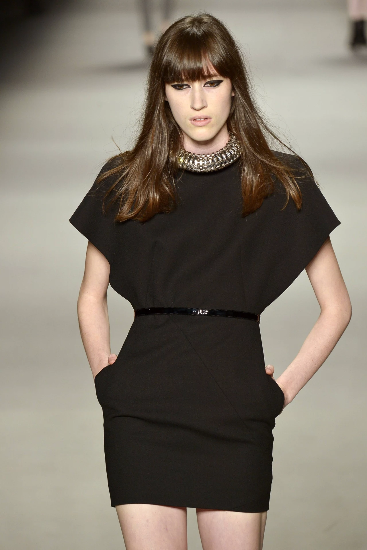 Mała czarna - pokaz Saint Laurent Mała czarna - pokaz Saint Laurent