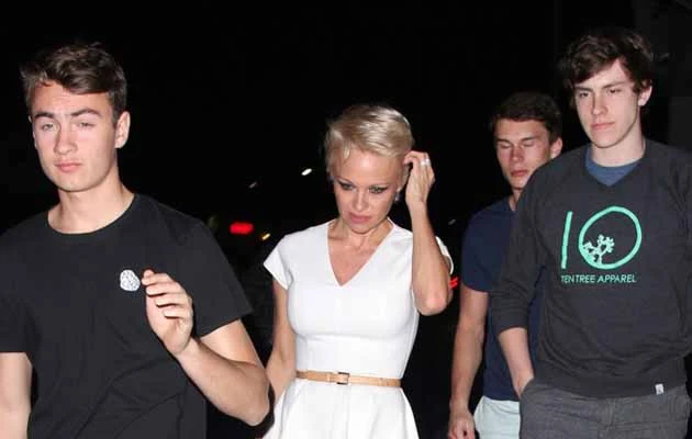 Pamela Anderson z synami Pamela Anderson z synami