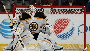 Bramkarz Boston Bruins Chad Johnson