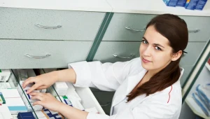 Zaletą proponowanego rozwiązania jest fakt, że związek ten znany jest od wielu lat.