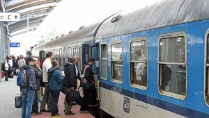   Pasażerowie muszą się przyzwyczaić, że o pokazanie biletu prosić będą osoby nieumundurowane.