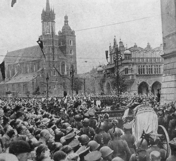 Kondukt pogrzebowy na Rynku w Krakowie, 18.05.1935