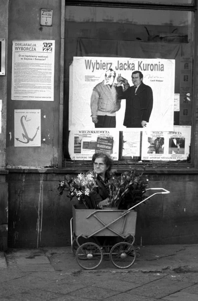Warszawa, Żolibórz, 06.1989 r., plakat wyborczy "Wybierz Jacka Kuronia" Warszawa, Żolibórz, 06.1989 r., plakat wyborczy "Wybierz Jacka Kuronia"