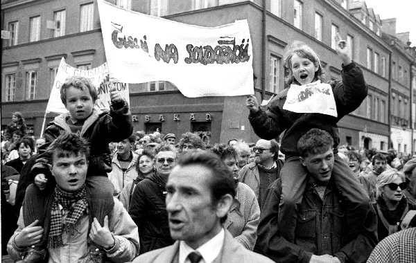 Warszawa, 1 maja 1989, kontrdemonstracja Solidarności Warszawa, 1 maja 1989, kontrdemonstracja Solidarności