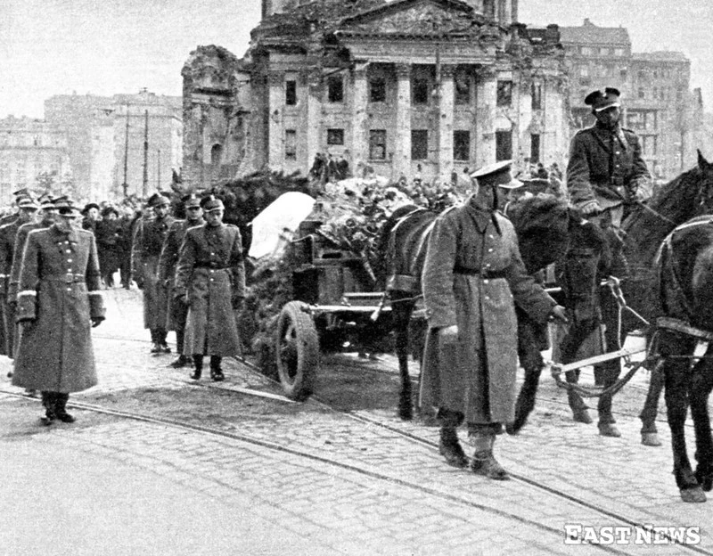 Pogrzeb gen. Karola Świerczewskiego, 1947