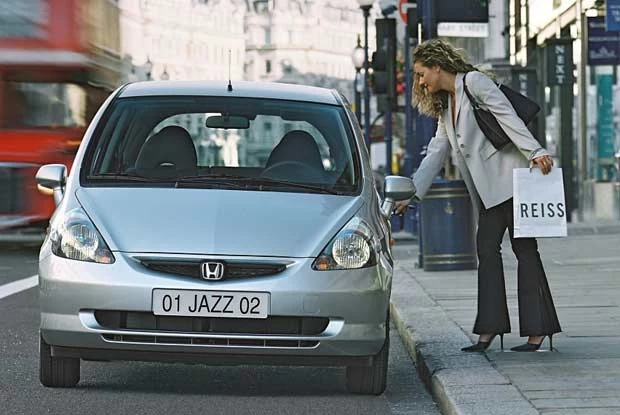 Honda Jazz doskonale sprawdza się w mieście (kliknij)