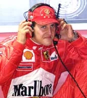 Michael Schumacher od mocnego uderzenia zaczął weekend na Monza