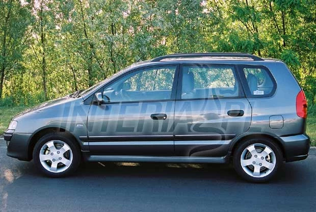 Mitsubishi Space Star w wersji 2003 (kliknij)