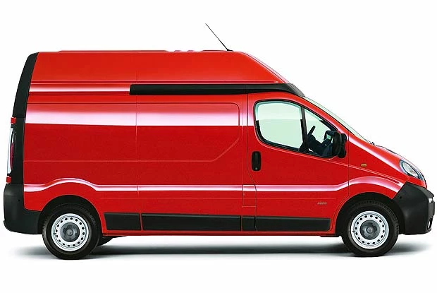 Opel Vivaro z podniesionym dachem (kliknij) Opel Vivaro z podniesionym dachem (kliknij)