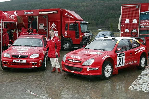 W sezonie 2002 doskonale w barwach Citroena spisywał się Sebastian Loeb (kliknij) W sezonie 2002 doskonale w barwach Citroena spisywał się Sebastian Loeb (kliknij)