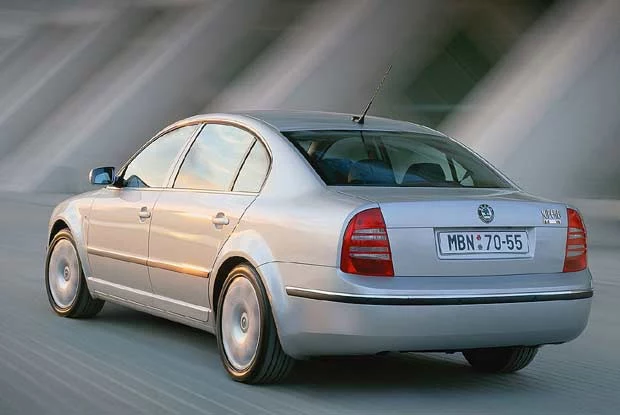 Skoda Superb (kliknij)