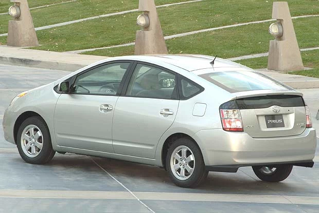 Toyota Prius II (kliknij) Toyota Prius II (kliknij)
