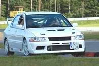 Mitsubishi Lancer Evo VII podczas testów w Kielcach