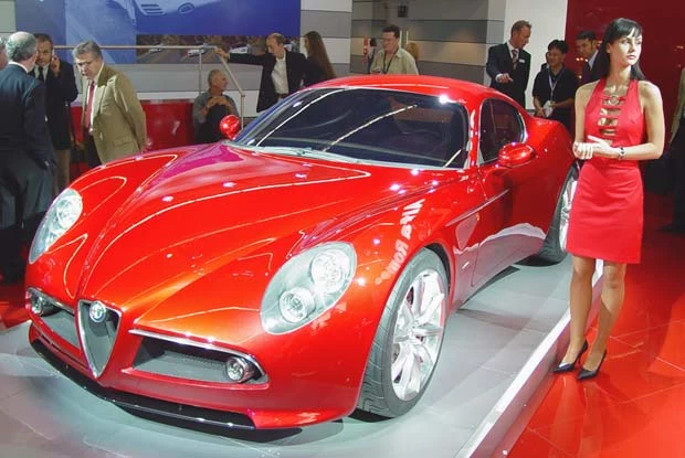 Alfa Romeo "8c Competizione" (kliknij)