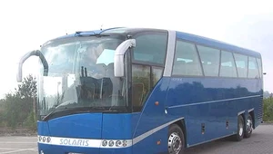 Polski autobus na "pudle"