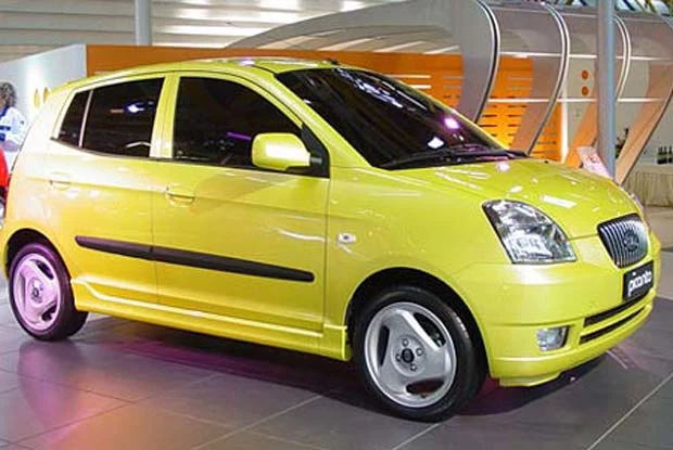 Kia picanto na salonie w Bolonii / kliknij