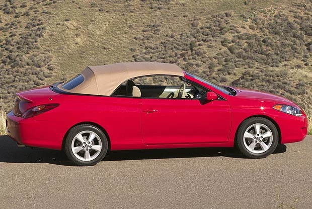 Toyota Camry Solara Convertible (kliknij)