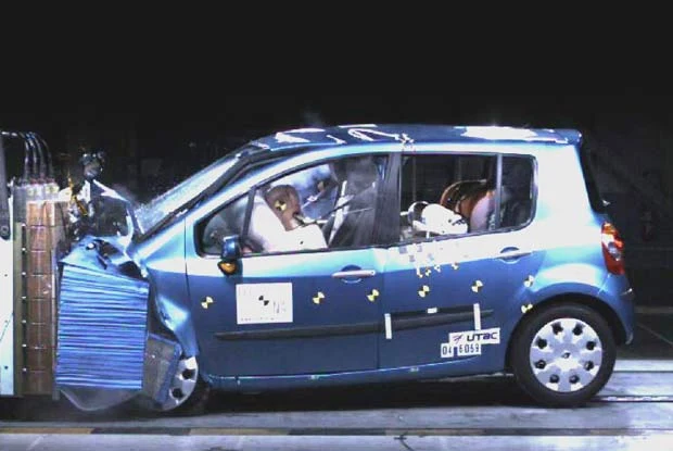 Crash test wykonany przez Euro NCAP / kliknij Crash test wykonany przez Euro NCAP / kliknij