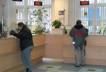 Urzędy świecą jeszcze pustkami... / Kliknij Urzędy świecą jeszcze pustkami... / Kliknij