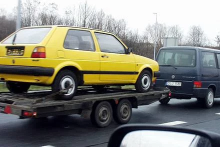 To jeszcze auto czy już złom? / Kliknij