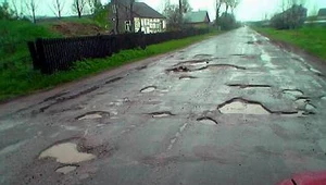 Uszkodziłem auto na dziurze!